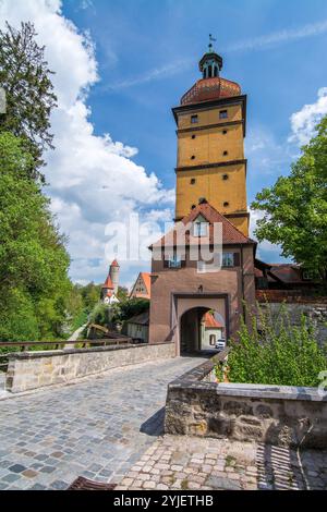 Dinkelsbühl ist eine Stadt im mittelfränkischen Landkreis Ansbach und aufgrund ihres besonders gut erhaltenen spätmittelalterlichen Stadtbildes eine wichtige Stadt Stockfoto