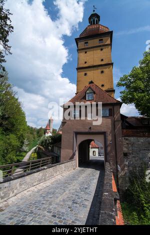 Dinkelsbühl ist eine Stadt im mittelfränkischen Landkreis Ansbach und aufgrund ihres besonders gut erhaltenen spätmittelalterlichen Stadtbildes eine wichtige Stadt Stockfoto