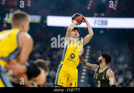 München, Deutschland. November 2024. Basketball: Euroleague, FC Bayern München - Alba Berlin, Hauptrunde, Spieltag 10, BMW Park: Gabriele Procida in Berlin. Quelle: Lukas Barth/dpa/Alamy Live News Stockfoto