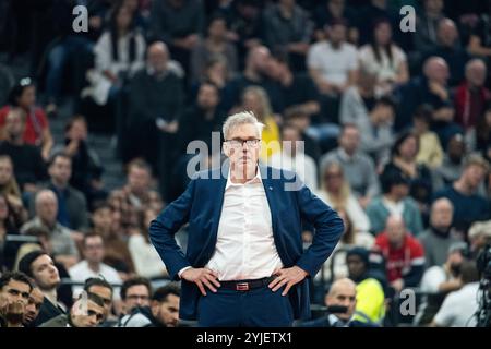 München, Deutschland. November 2024. Basketball: Euroleague, FC Bayern München - Alba Berlin, Hauptrunde, Spieltag 10, BMW Park: Münchner Trainer Gordon Herbert. Quelle: Lukas Barth/dpa/Alamy Live News Stockfoto