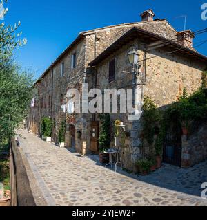 Monteriggioni wurde von der Republik Siena zwischen 1213 und 1219 als Verteidigungsstützpunkt errichtet, um die Region um das Elsa-Tal und das Fortre zu beobachten Stockfoto