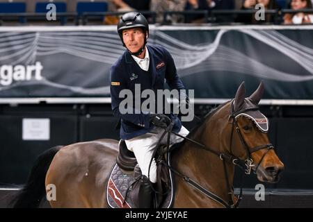 Sieger Hans Dieter Dreher auf ForPleasure du Moulin BW-Bank Hallenchampionat Nat. Springpruefung Kl. S mit Stechen Finalpruefung GER, Stuttgart German Masters 2024, 38. internationales Reitturnier, 14.11.2024 Foto: Eibner-Pressefoto/Roger Buerke Stockfoto