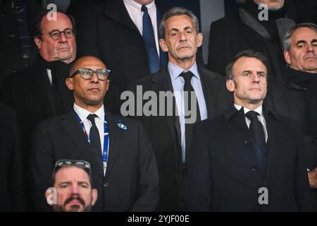 Saint-Denis, Frankreich, Frankreich. November 2024. Der Präsident des französischen Fußballverbandes (FFF) Philippe DIALLO, der französische Präsident Emmanuel MACRON, der frühere französische Präsident Francois HOLLANDE und der ehemalige französische Präsident Nicolas SARKOZY während des Fußballspiels der UEFA Nations League, Liga A - Gruppe 2 zwischen Frankreich und Israel am 14. November 2024 im Stade de France in Saint-Denis bei Paris. (Kreditbild: © Matthieu Mirville/ZUMA Press Wire) NUR REDAKTIONELLE VERWENDUNG! Nicht für kommerzielle ZWECKE!/Alamy Live News Stockfoto