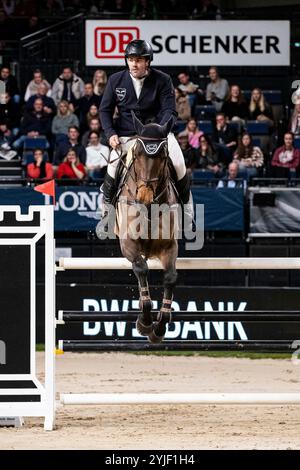 Stuttgart, Deutschland. November 2024. Platz Benjamin Wulschner auf Bayado BW-Bank Hallenchampionat Nat. Springpruefung Kl. S mit Stechen Finalpruefung GER, Stuttgart German Masters 2024, 38. internationales Reitturnier, 14.11.2024 Foto: Eibner-Pressefoto/Roger Buerke Credit: dpa/Alamy Live News Stockfoto