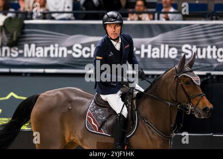 Stuttgart, Deutschland. November 2024. Sieger Hans Dieter Dreher auf ForPleasure du Moulin BW-Bank Hallenchampionat Nat. Springpruefung Kl. S mit Stechen Finalpruefung GER, Stuttgart German Masters 2024, 38. internationales Reitturnier, 14.11.2024 Foto: Eibner-Pressefoto/Roger Buerke Credit: dpa/Alamy Live News Stockfoto