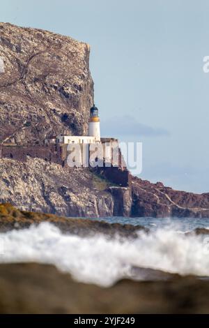 Das Bass Rock Lighthouse vor der Küste von North Berwick, Schottland, Großbritannien. Oktober 2024 Stockfoto