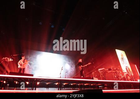 London, Großbritannien. November 2024. London Grammar tritt während der „The Greatest Love Arena Tour“ im O2, London auf. Quelle: John Barry/Alamy Live News Stockfoto