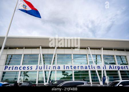 Philipsburg, Niederlande, 2024 14-11-14 17:17:56 SINT MAARTEN, 14-11-2024, Prinzessin Juliana Flughafen Prinzessin Beatrix besucht Sint Maarten und Saba. Der Besuch konzentriert sich auf die Arbeit der niederländischen Karibischen Naturallianz (DCNA) und soziale Initiativen auf den Inseln. FOTO: NLBeeldIn dem Foto: Wiedereröffnung des Flughafengebäudes von Princess Juliana International Airport Credit: NL Beeld / Patrick van EMST/Alamy Live News Stockfoto