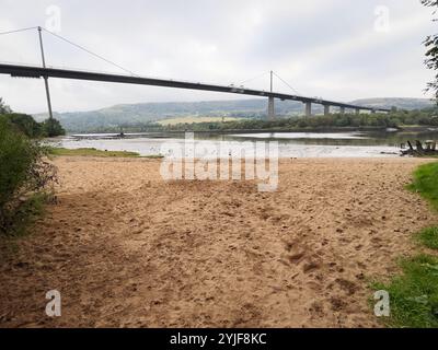 Die Erskine Brücke über den Fluss Clyde verbindet Renfrewshire mit West Dunbartonshire Stockfoto