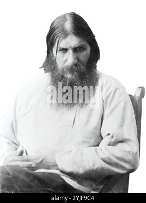 Grigori Yefimovich Rasputin (1869-1916). Museum: Staatliches Museum der politischen Geschichte Russlands, St. Petersburg. Autor: ANONYM. Copyright: Dieses Bildmaterial ist nicht gemeinfreie Inhalte. Es liegt in Ihrer Verantwortung, vor der Veröffentlichung alle erforderlichen Genehmigungen Dritter vom Urheberrechtler in Ihrem Land einzuholen. Stockfoto