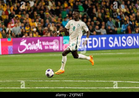 Melbourne, Australien. November 2024. Marwan Al Sahafi aus Saudi-Arabien wurde in der dritten Runde des Qualifikationsspiels zur FIFA-Weltmeisterschaft 2026 zwischen Australien Socceroos und Saudi-Arabien im Melbourne Rectangular Stadium im Einsatz. Endpunktzahl; Australien 0:0 Saudi-Arabien Credit: SOPA Images Limited/Alamy Live News Stockfoto