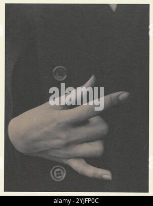 Georgia O'Keeffe - Hand. Artist: Alfred Stieglitz (Amerikanische, Hoboken, New Jersey, New York, 1864-1946). Abmessungen: 11,8 x 9,1 cm (4 5/8 x 3 9/16 in. ). Datum: 1918. Museum: Metropolitan Museum of Art, New York, USA. Stockfoto