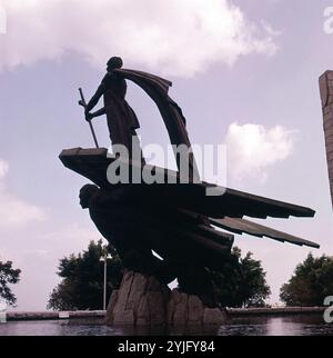 MONUMENTO AL ANGEL CAIDO CONOCIDO COMO EL MONUMENTO A FRANCO - INAUGURADO EN 1966 - FOTO DE LOS AÑOS 60. Autor: Juan de Avalos y Taborda. Lage: AUSSEN. SANTA CRUZ DE TENERIFFA. TENERIFFA. SPANIEN. FRANCISCO FRANCO. Stockfoto