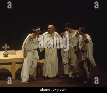 REPRESENTACION DE ENRIQUE IV - ADAPTACION DE LA NOVELA DE PIRANDELLO. Autor: TAMAYO JOSE. ORT: TEATRO BELLAS ARTES. MADRID. SPANIEN. ENRIQUE IV DEL SACRO IMPERIO ROMANO. JOSE MARIA RODERO. Stockfoto