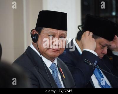 Lima, Peru. November 2024. Prabowo Subianto, Präsident der Republik Indonesien, zu einem offiziellen Besuch in Peru. Dieser Besuch im Rahmen der APEC-Woche der Wirtschaftsführer in Peru 2024 (AELW) besteht aus einem Treffen der Staatschefs, bei dem es sich um ein Protokoll handelt und bilaterale Instrumente unterzeichnet werden. Quelle: Fotoholica Presseagentur/Alamy Live News Stockfoto