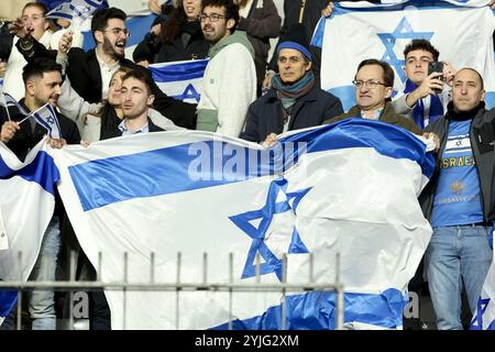 Saint Denis, Frankreich. November 2024. Anhänger Israels während des Fußballspiels der UEFA Nations League, der Liga A, der Gruppe A2 zwischen Frankreich und Israel am 14. November 2024 im Stade de France in Saint-Denis bei Paris. Quelle: Unabhängige Fotoagentur/Alamy Live News Stockfoto