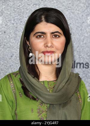 Westwood, USA. November 2024. Malala Yousafzal kommt am Donnerstag, den 14. November 2024 bei der Premiere von BREAD & ROSES Los Angeles im Hammer Museum in Westwood, KALIFORNIEN, an. (Foto: Juan Pablo Rico/SIPA USA) Credit: SIPA USA/Alamy Live News Stockfoto