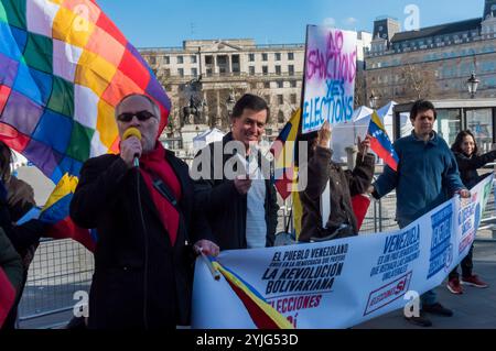 London, Großbritannien. Februar 2018. Eine Nothilfe-Kundgebung auf dem Trafalgar Square ruft dazu auf, die wirtschaftlichen und diplomatischen Sanktionen der EU und der USA gegen Venezuela zu beenden, um die Interessen internationaler Konzerne zu unterstützen, die es dem Land nach dem Zusammenbruch der Ölpreise im Jahr 2015 schwer machen, sich zu erholen. Der jüngste Angriff auf das Land ist die Ablehnung der Wahlen vom 22. April 2018 durch die USA, ein Angriff auf die Souveränität Venezuelas und das Recht des Landes, sein eigenes Schicksal zu bestimmen. Die Venezolaner befürchten, dass die USA eine Invasion wie die des Irak anführen wollen. Die Demonstranten bestehen darauf, trotz aller Härte Stockfoto