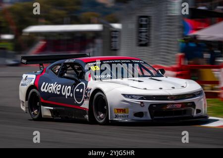 Adelaide, South Australia, Australien. November 2024. TIM BROOK fuhr den Waltec Motorsport Chevrolet Camaro am Freitag bei der VAILO Adelaide 500 Runde der Repco Supercars Championship 2024 auf dem Adelaide Street Circuit am 15. November 2024 in Adelaide, Australien. (Kreditbild: © James Forrester/ZUMA Press Wire) NUR REDAKTIONELLE VERWENDUNG! Nicht für kommerzielle ZWECKE! Stockfoto