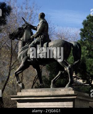 ESTATUA ECUESTRE DEL GENERAL FRANCO SITUADA EN LA PLAZA DE SAN JUAN DE LA CRUZ - 1964. Autor: JOSE CAPUZ (1884-1964). Lage: AUSSEN. MADRID. SPANIEN. FRANCISCO FRANCO BAHAMONDE (1892-1975). Stockfoto