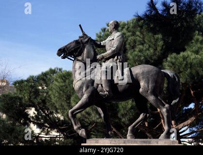 ESTATUA ECUESTRE DEL GENERAL FRANCO SITUADA EN LA PLAZA DE SAN JUAN DE LA CRUZ - 1964. Autor: JOSE CAPUZ (1884-1964). Lage: AUSSEN. MADRID. SPANIEN. FRANCISCO FRANCO BAHAMONDE (1892-1975). Stockfoto