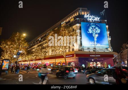 Paris, Frankreich. November 2024. Einweihung der Weihnachtsdekoration „Le 130e Noel des Galeries Lafayette“ am 14. November 2024 in Paris, Frankreich. Foto: Mireille Ampilhac/ABACAPRESS. COM Credit: Abaca Press/Alamy Live News Stockfoto