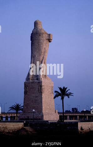 MONUMENTO A LA FE DESCUBRIDO O O MONUMENTO A CRISTOBAL COLON INAUGURADO EN 1929 ENTRE LA CONFLUENCIA DE LOS RIOS ODIEL Y TINTO. AUTOR: GERTRUDE WHITNEY VANDERBILT (1875-1942). ORT: MONUMENTO A LA FE DESCUBRIDORA DE COLON. PUNTA DEL SEBO. Huelva. SPANIEN. CRISTOBAL COLON (1451/1506). Stockfoto