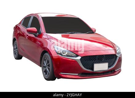 Vorderansicht der roten Sportlimousine ist isoliert auf weißem Hintergrund mit Beschneidungspfad. Stockfoto