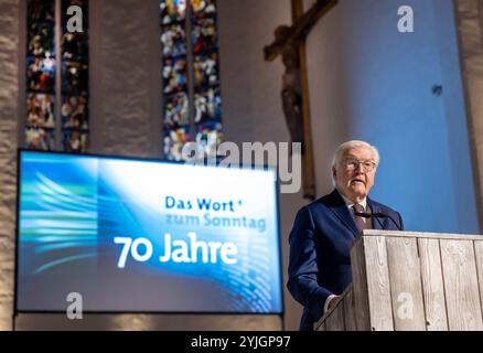 REKORDDATUM NICHT ANGEGEBEN Festveranstaltung zum 70. Geburtstag des Wortes zum Sonntag am Donnerstag 14.11.2024 in der evangelischen Markuskirche in München. Foto: Bundespraesident Frank-Walter Steinmeier Seit 70 Jahre senden die ARD am Samstagabend nach den Tagesthemen das Wort zum Sonntag. Rund 320 Sprecherinnen und Sprecher haben seither in je vier Minuten ihren christlichen Blick auf die aktuellen Weltereignisse geworfen. Gut 120 Gaeste aus Kirche, Gesellschaft und Medien waren am Donnerstagabend der Einladung der Deutschen Bischofskonferenz, der Evangelischen Kirche in Deutschland EKD Stockfoto