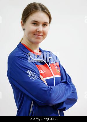 Die tschechische Tennisspielerin Linda Noskova posiert für ein offizielles Foto für den Billie Jean King Cup 2024, die Frauen-Weltmeisterschaft im Tennis in Malaga, Sp Stockfoto