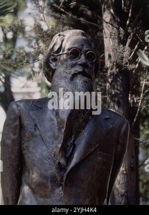 MONUMENTO A VALLE INCLAN SITUADO EN EL PASEO DE RECOLETOS - 1919. AUTOR: VICTORIO MACHO ROGADO. LAGE: PASEO DE RECOLETOS. MADRID. SPANIEN. RAMON MARIA DEL VALLE INCLAN (1866-1936). Stockfoto