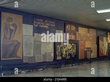 Wandbild. Thema: OSWALDO GUAYASAMIN. Lage: AEROPUERTO DE BARAJAS. MADRID. Spanien. Stockfoto