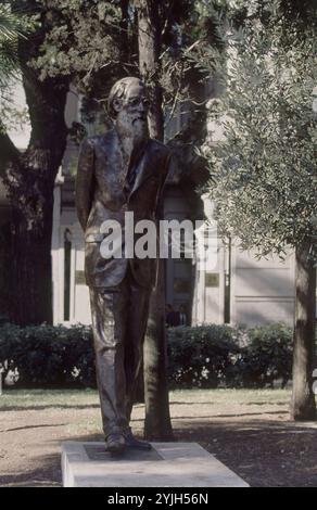 MONUMENTO A VALLE INCLAN - 1919. AUTOR: VICTORIO MACHO ROGADO. LAGE: PASEO DE RECOLETOS. MADRID. SPANIEN. RAMON MARIA DEL VALLE INCLAN (1866-1936). Stockfoto