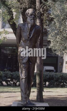 MONUMENTO A VALLE INCLAN SITUADO EN EL PASEO DE RECOLETOS - 1919. AUTOR: VICTORIO MACHO ROGADO. LAGE: PASEO DE RECOLETOS. MADRID. SPANIEN. RAMON MARIA DEL VALLE INCLAN (1866-1936). Stockfoto