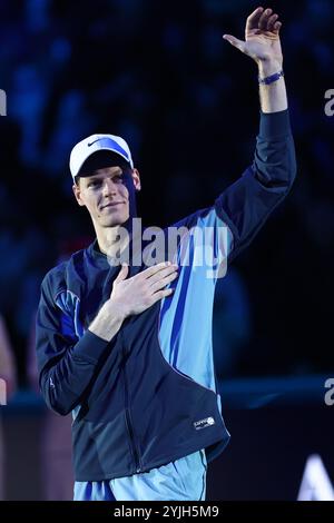 Turin, Italien. November 2024. Jannik Sinner of Italy feiert am fünften Tag des Nitto ATP Finals 2024 in der Inalpi Arena am 14. November 2024 in Turin, Italien, das Finale der italienischen Runde Robin zwischen Jannik Sinner und Daniil Medwedew aus Russland. Quelle: Marco Canoniero/Alamy Live News Stockfoto