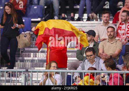 Malaga, Malaga, Spanien. November 2024. Impressum, einige Fans des Teams Spanien während des Billie Jean King Cup Finals 2024 - Damen Tennis (Credit Image: © Mathias Schulz/ZUMA Press Wire) NUR REDAKTIONELLE VERWENDUNG! Nicht für kommerzielle ZWECKE! Stockfoto