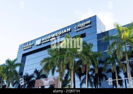Miami, Florida, USA - 1. Januar 2022: Hauptquartier der Norwegian Cruise Line in Miami, Florida, USA. Stockfoto