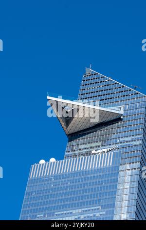 Die Edge-Aussichtsplattform bei 30 Hudson Yards in New York City, USA. Stockfoto