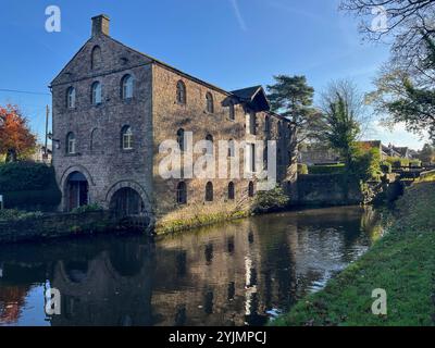 Marple ist eine kleine Stadt im Metropolitan Borough of Stockport in Greater Manchester, England. Er liegt am Fluss Goyt 14 Meilen südöstlich von Ma Stockfoto