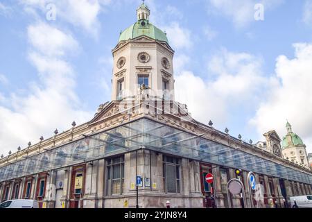 London, Großbritannien. November 2022. Außenansicht des Smithfield Market. Quelle: Vuk Valcic/Alamy Stockfoto