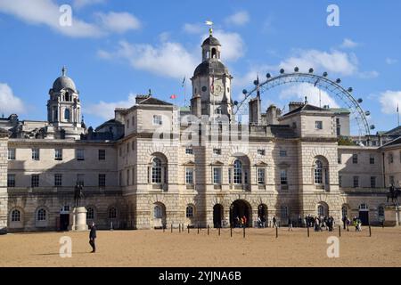 London, Großbritannien. Oktober 2024. Blick auf die Horse Guards Parade und das London Eye. Quelle: Vuk Valcic / Alamy Stockfoto