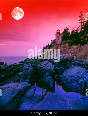 ROCK POOL BASS HARBOR HEAD LEUCHTTURM ACADIA NATIONAL PARK MAINE USA Stockfoto