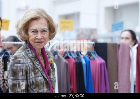 Madrid, Spanien. Februar 2022. Königin Sofia besucht am 15. November 2024 den Wohltätigkeitsbasar „Nuevo Futuro“ im Palacio de Cibeles in Madrid, Spanien. Quelle: SIPA USA/Alamy Live News Stockfoto