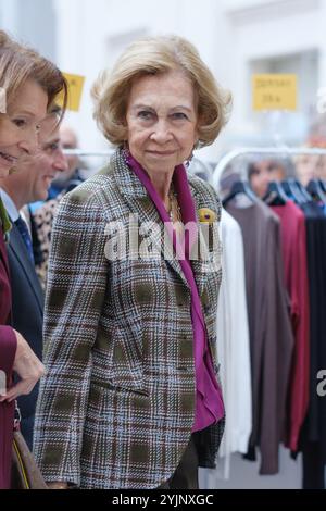 Madrid, Spanien. Februar 2022. Königin Sofia besucht am 15. November 2024 den Wohltätigkeitsbasar „Nuevo Futuro“ im Palacio de Cibeles in Madrid, Spanien. Quelle: SIPA USA/Alamy Live News Stockfoto