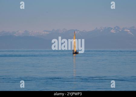 Segelboot auf dem Bodensee vor Konstanz *** Segelboot auf dem Bodensee vor Konstanz Stockfoto