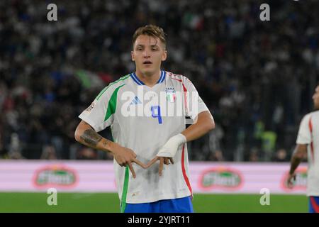 Der Italiener Mateo Retegui feiert, nachdem er am 10. Oktober 2021 im Olimpico-Stadion in Rom das Tor 2-0 beim Qualifikationsspiel der UEFA Nations League 2024/25 der Gruppe 2 erzielte. (Foto: Fabrizio Corradetti / LaPresse) Stockfoto