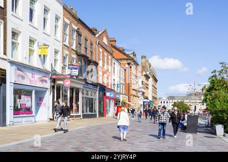 Darlington UK - High Row Einkaufsstraße im Stadtzentrum von Darlington Darlington County Durham Tees Valley England Großbritannien GB Europa Stockfoto