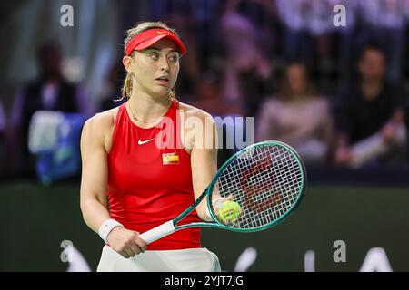 Malaga, Malaga, Spanien. November 2024. Paula Badosa aus Spanien, bereiten Sie sich auf den Auftritt während des Billie Jean King Cup Finals 2024 vor – Damen Tennis (Bild: © Mathias Schulz/ZUMA Press Wire) NUR REDAKTIONELLE VERWENDUNG! Nicht für kommerzielle ZWECKE! Stockfoto