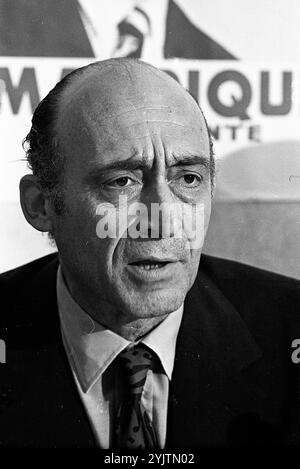 Das argentinische Militär, Politiker und Journalist Francisco Manrique während des Auftaktes seines Präsidentschaftswahlkampfes in Buenos Aires, Argentinien, 10. Januar 1973. Stockfoto