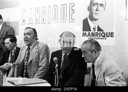 Das argentinische Militär, Politiker und Journalist Francisco Manrique während des Auftaktes seines Präsidentschaftswahlkampfes in Buenos Aires, Argentinien, 10. Januar 1973. Stockfoto